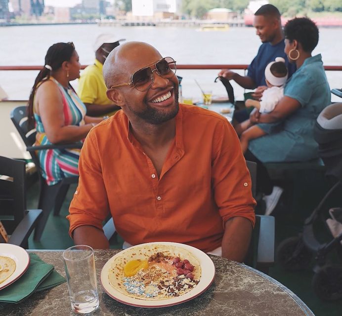 Nijmegen: River Cruise with All-You-Can-Eat Dutch Pancakes - What the mood onboard is likely to be