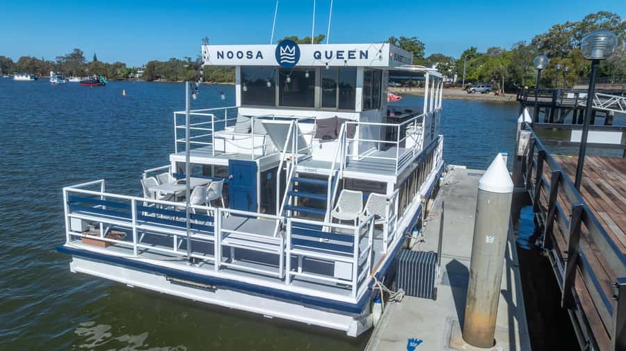 Noosa River Cruise with Seafood Lunch and Commentary - Service, atmosphere, and what the praise means