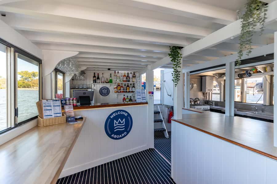 Noosa River Cruise with Seafood Lunch and Commentary - Who will enjoy this cruise most