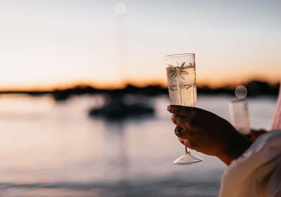 Noosaville: Noosa River Sunset Cruise - Why a Noosa River sunset cruise works so well