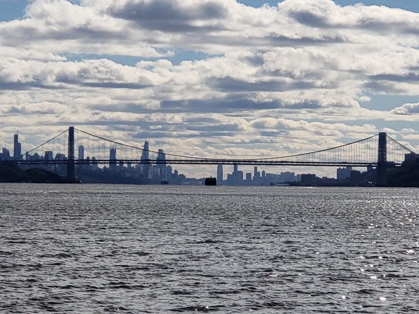 NYC: Hudson River Fall Foliage Yacht Tour - Practical tips for a smoother ride