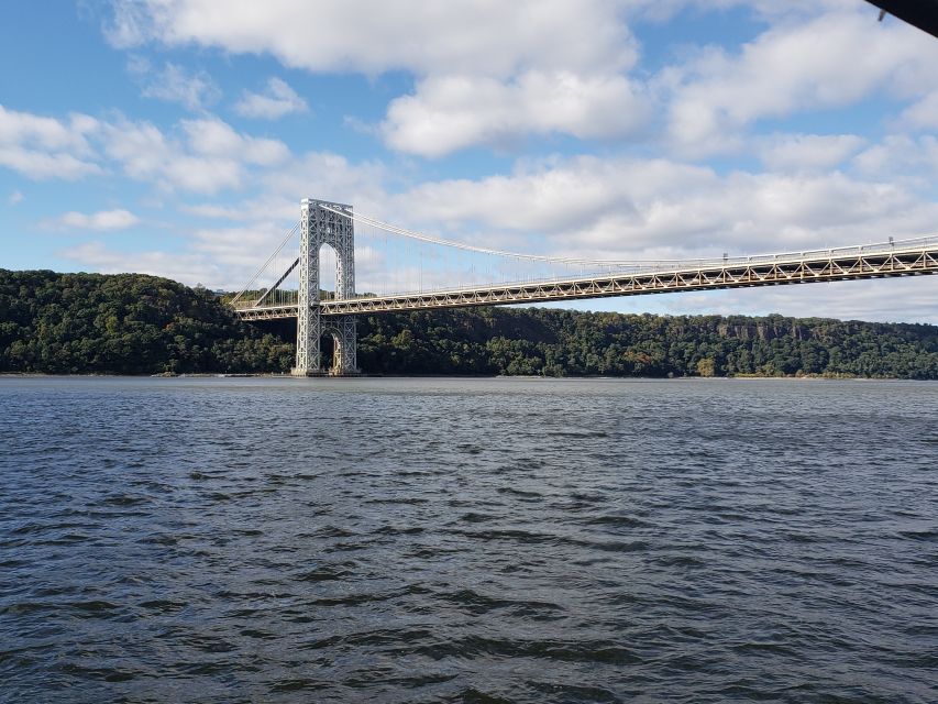 NYC: Hudson River Fall Foliage Yacht Tour - How much guiding should you expect?