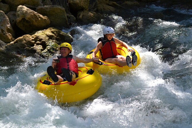 Ocho Rios: River Tubing, Lunch and Cocktails at Bamboo Beach Club - The drive to Rio Bueno