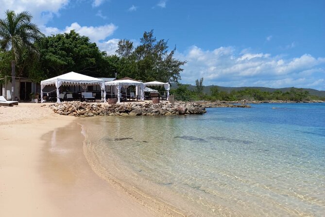 Ocho Rios: River Tubing, Lunch and Cocktails at Bamboo Beach Club - Lunch, cocktails, and beach time at Bamboo Beach Club