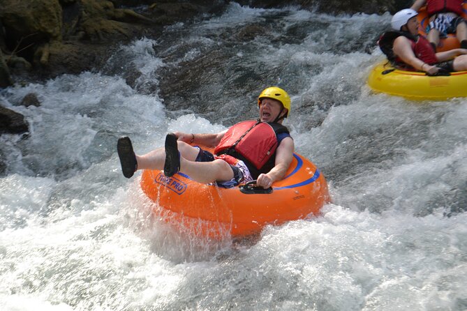 Ocho Rios: River Tubing, Lunch and Cocktails at Bamboo Beach Club - Walking to the Rio Bueno launch point