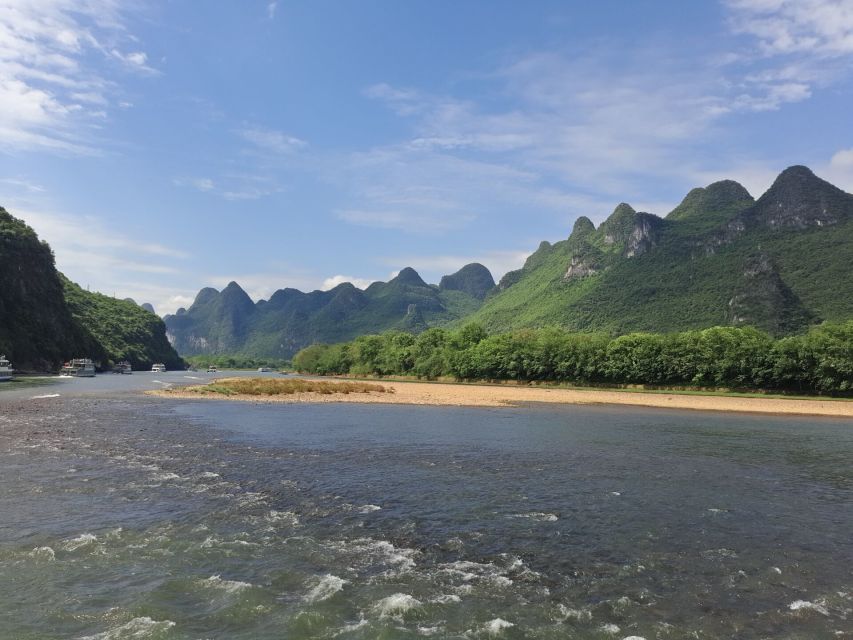 One Hour Chinese Calligraphy or Painting Lessons in Yangshuo - Starting in the hotel lobby