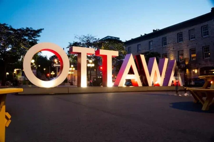 Ottawa: Small Group Night Tour With River Cruise - Key points at a glance