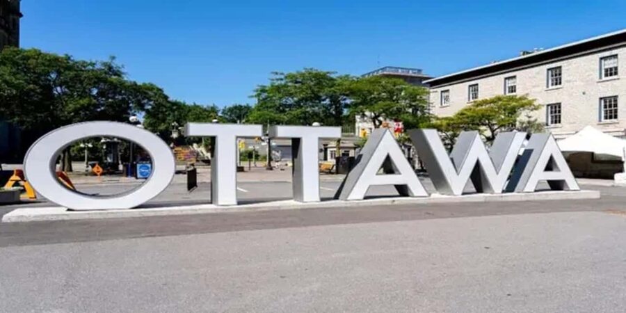 Ottawa: Small Group Night Tour With River Cruise - Rockcliffe Park and the quieter side of Ottawa