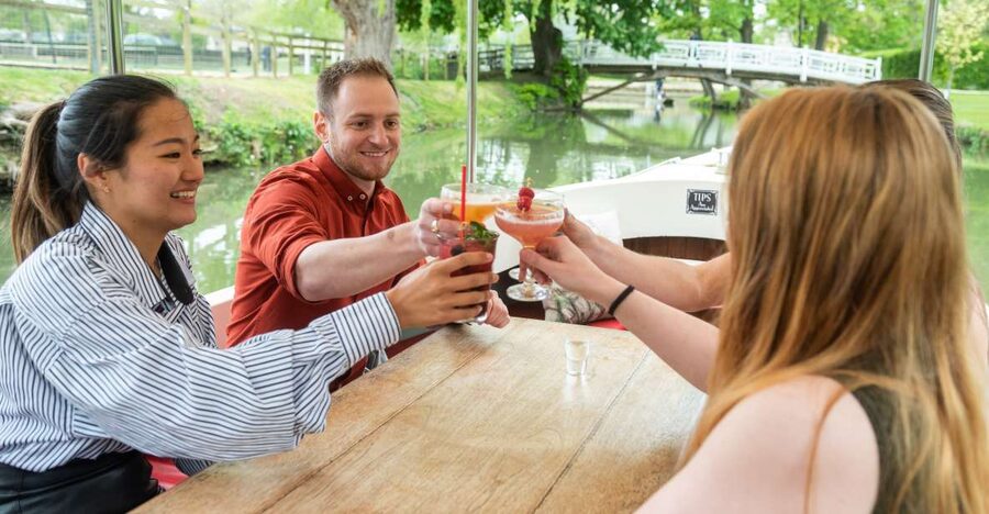 Oxford: Evening Sightseeing River Cruise with a Cocktail - Key points to know before you book
