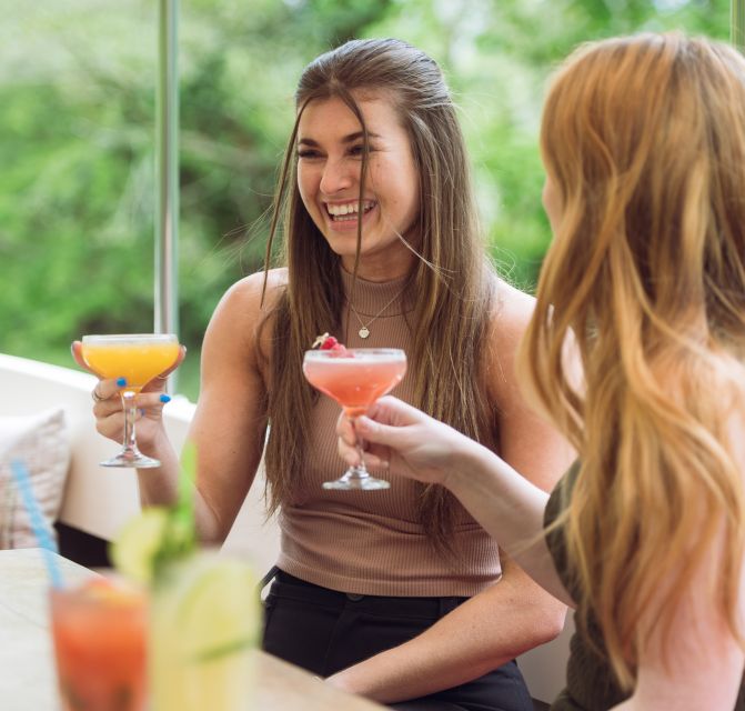 Oxford: Evening Sightseeing River Cruise with a Cocktail - Choosing your cocktail before the boat leaves