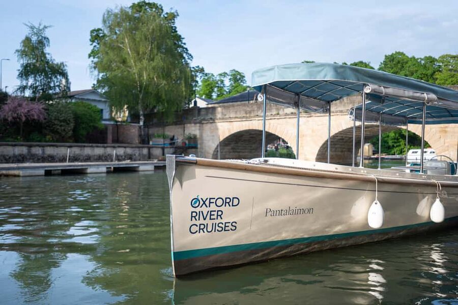 Oxford: Guided Sightseeing River Cruise - What the skipper adds