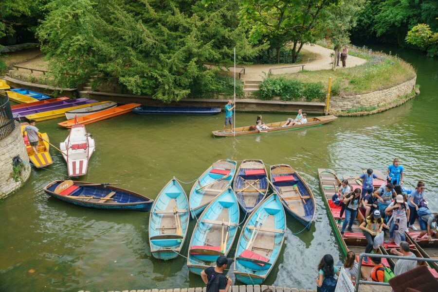 Oxford: Punting Tour on the River Cherwell - Passing the University of Oxford Botanic Garden