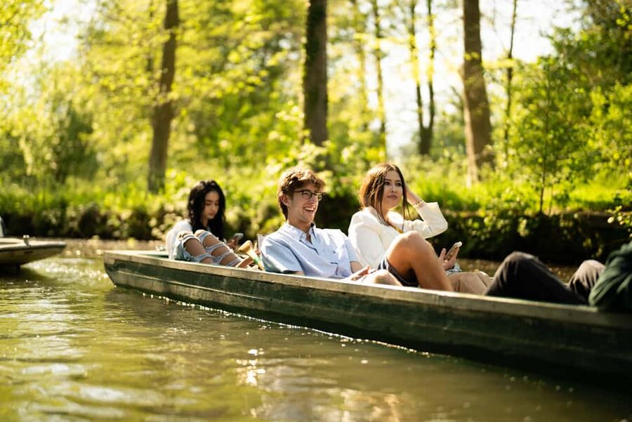 Oxford: Punting Tour on the River Cherwell - Magdalen College School And The Return Journey