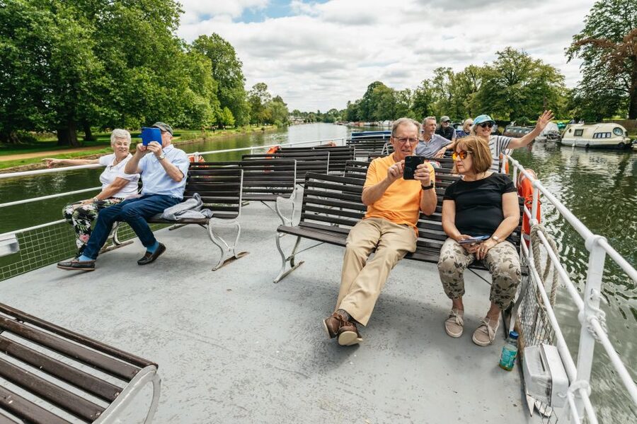Oxford: River Thames Sightseeing Cruise - Regattas, sunshine, and the luck of the day