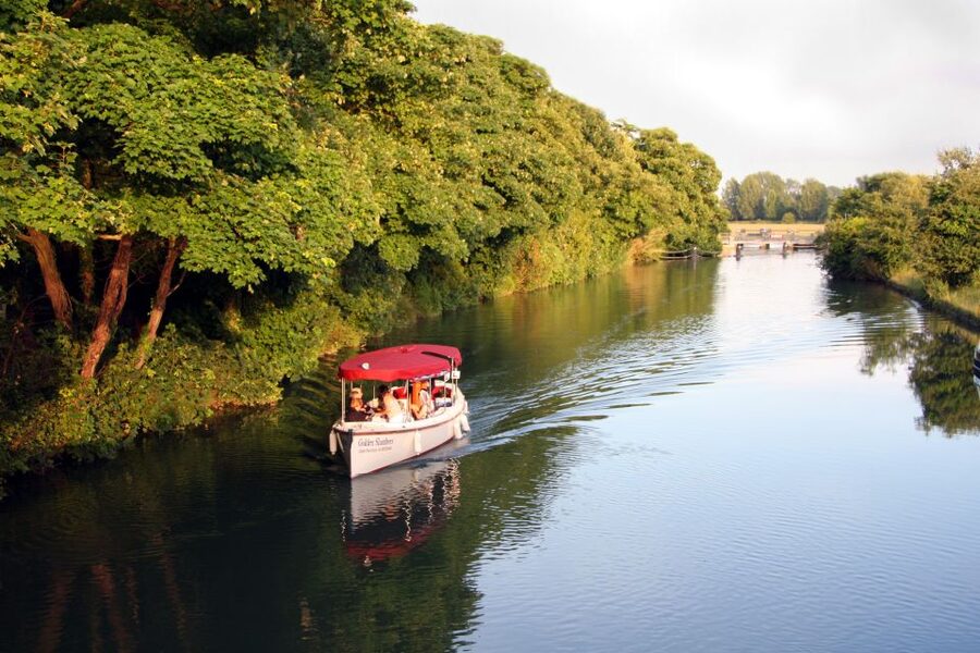 Oxford: Sightseeing River Cruise with Afternoon Tea - Christ Church Meadows and the Boat Houses