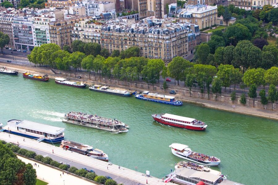 Paris: 1.5-Hour Segway Tour with River Cruise Ticket - The Louvre from the outside
