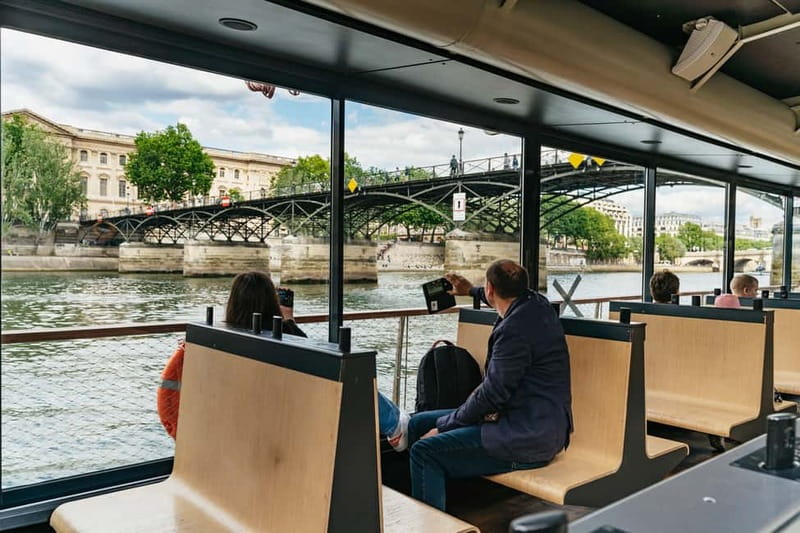 Paris: 1-Hour Seine Cruise departing from the Eiffel Tower - Île de la Cité and Notre Dame