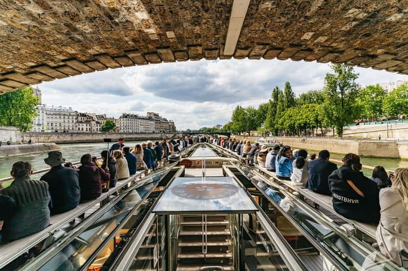Paris: 1-Hour Seine Cruise departing from the Eiffel Tower - Place de la Concorde and Grand Palais