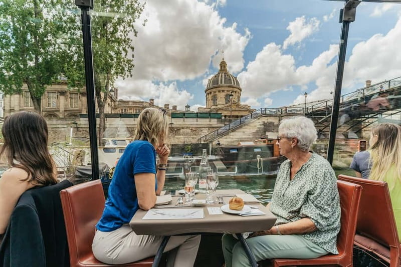 Paris: 2-Hour River Seine Lunch Cruise with 3-course-menu - Why a Seine lunch works better than a rushed sightseeing stop
