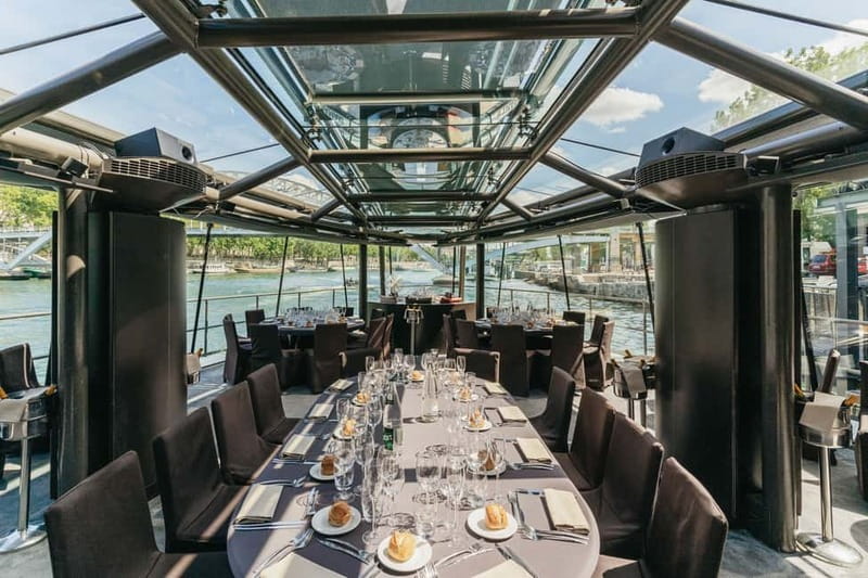Paris: 2-Hour River Seine Lunch Cruise with 3-course-menu - Following the Seine past Les Invalides