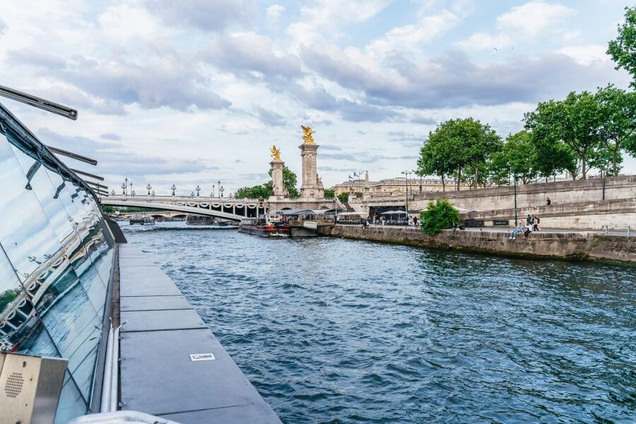 Paris: 3-Course-Dinner Cruise on the Seine with live music - Is $135 per person good value?