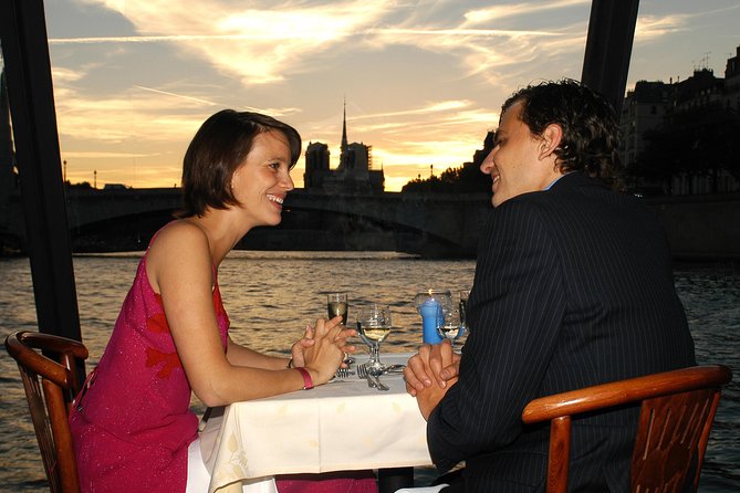 Paris 3-Course Gourmet Dinner and Sightseeing Seine River Cruise - A moving dinner table on the Seine