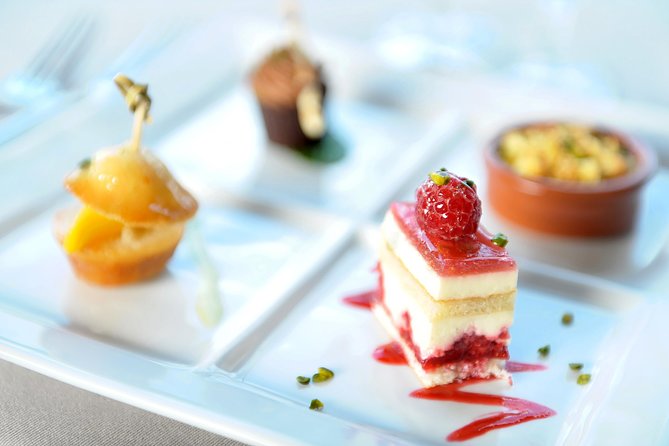 Paris 3-Course Gourmet Dinner and Sightseeing Seine River Cruise - Getting there without losing the evening