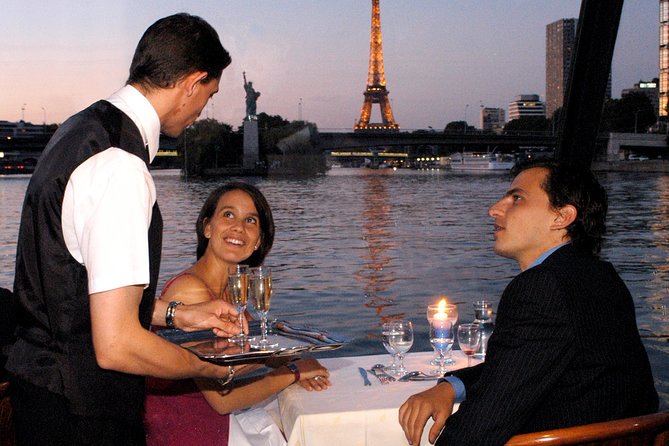 Paris 3-Course Gourmet Dinner and Sightseeing Seine River Cruise - What you see between dinner courses
