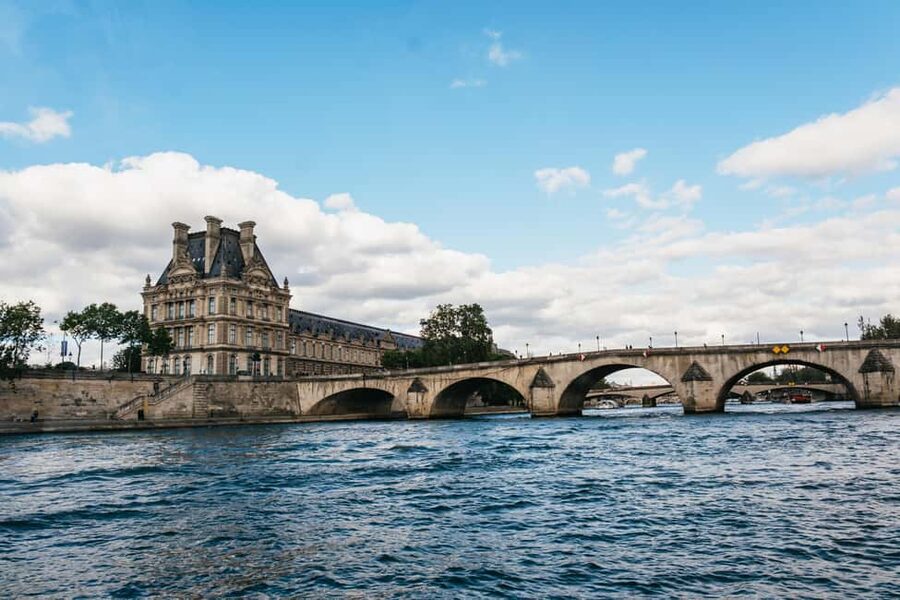 Paris : 3-Course Gourmet Dinner Cruise on Seine River - What the Seine route shows you