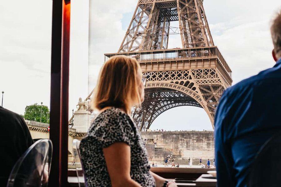 Paris: 3-Course Italian Meal Seine Cruise - Timing, access, and small things to know
