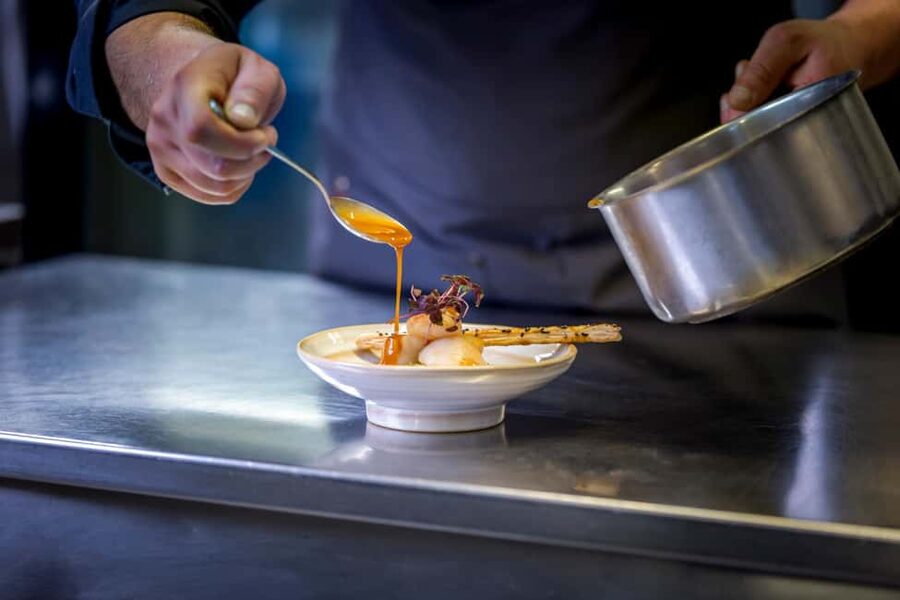 Paris: 3-Course Lunch Cruise on the River Seine - A Seine lunch that doubles as a sightseeing ride