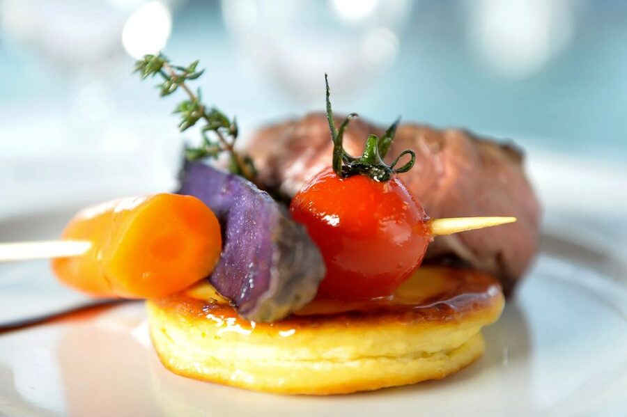 Paris: 3-Course Lunch Cruise on the River Seine - Who should book this Seine cruise?