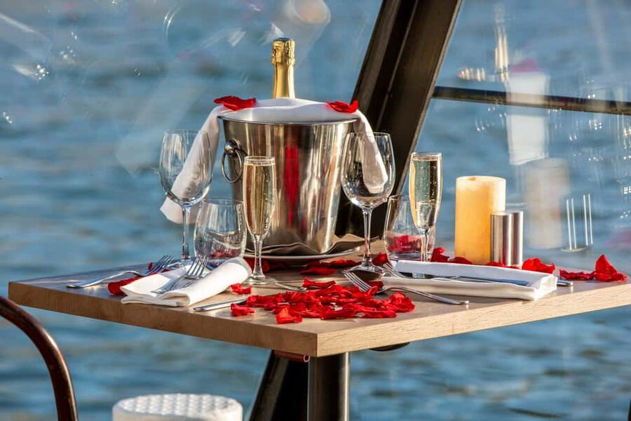 Paris: 3-Course Lunch Cruise on the River Seine - What the $80 price really covers
