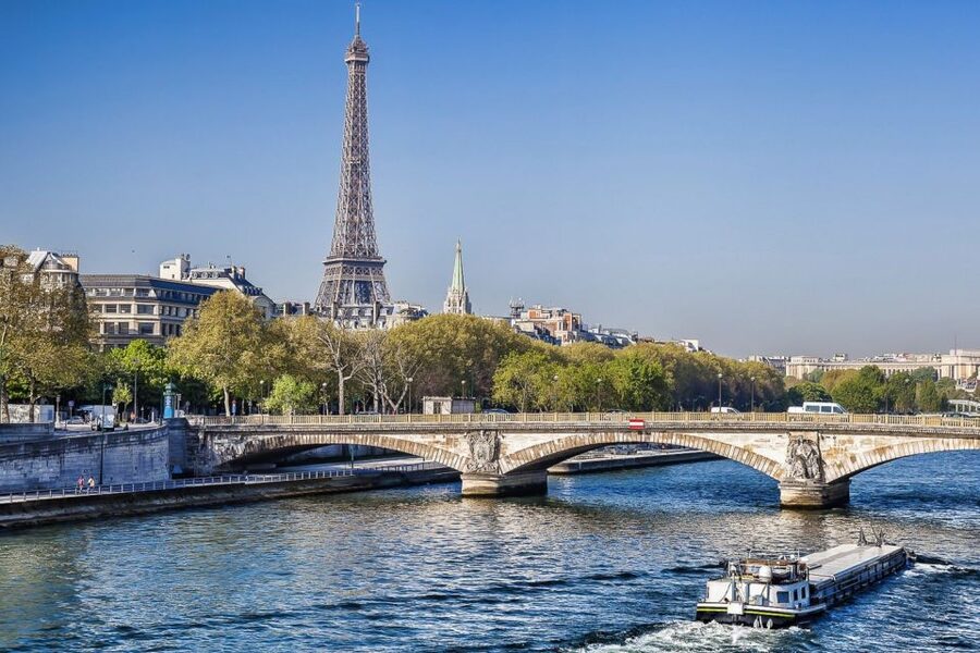 Paris: 3-Course Lunch Cruise on the River Seine - Practical tips for a smoother cruise