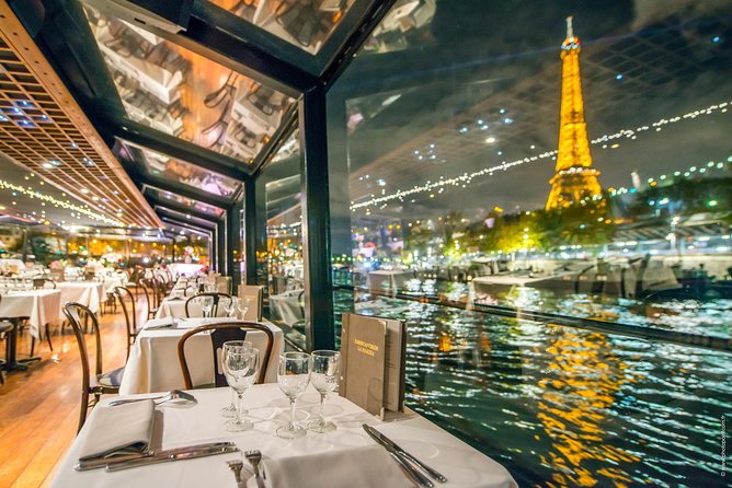 Paris 3-Courses Gourmet Dinner Seine River Cruise with Champagne - Why a Seine dinner cruise works so well in Paris
