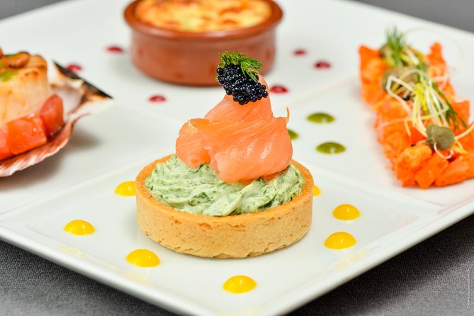 Paris 3-Courses Gourmet Dinner Seine River Cruise with Champagne - Choosing between 6:45 p.m. and 9:15 p.m.