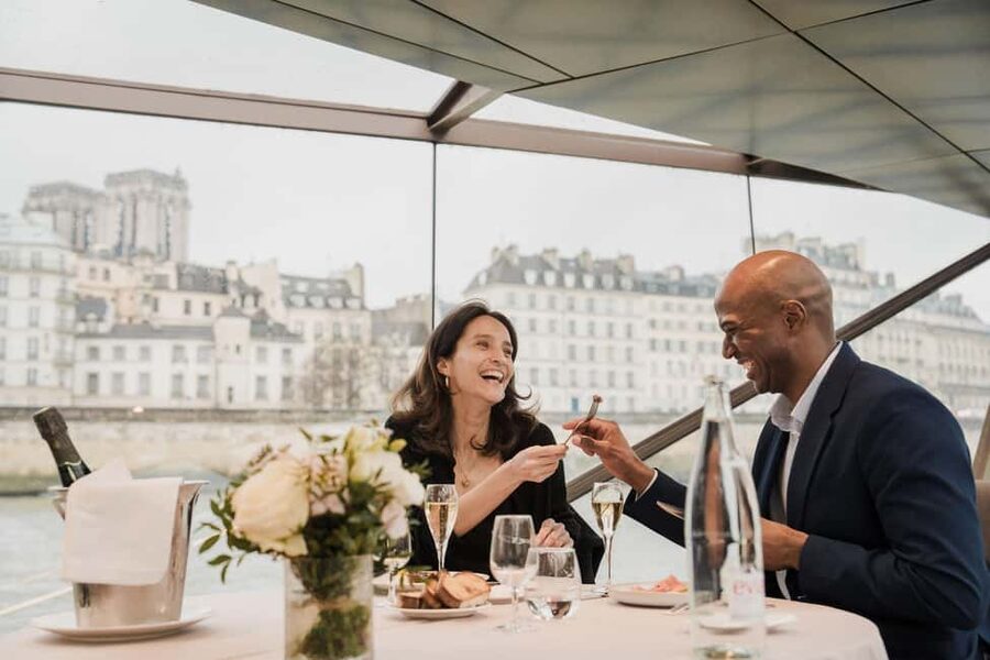 Paris: 4-Course Dinner Cruise on Seine River with Live Music - Service, celebrations, and the two-boat issue