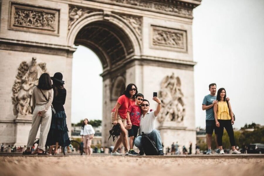 Paris: Arc de Triomphe Entry with Seine Cruise - Taking the Bateaux Parisiens cruise from Pier 3