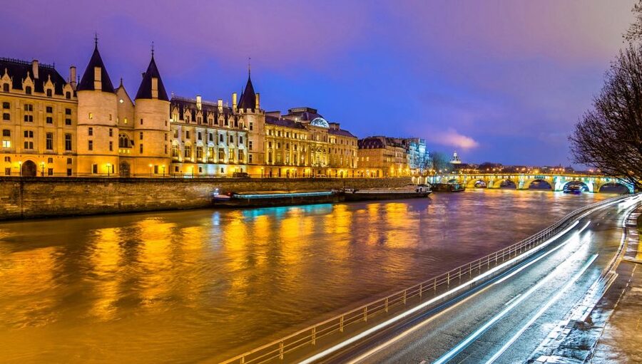 Paris: Bastille Day Dinner Cruise on the Seine River - The Orsay Museum meeting point