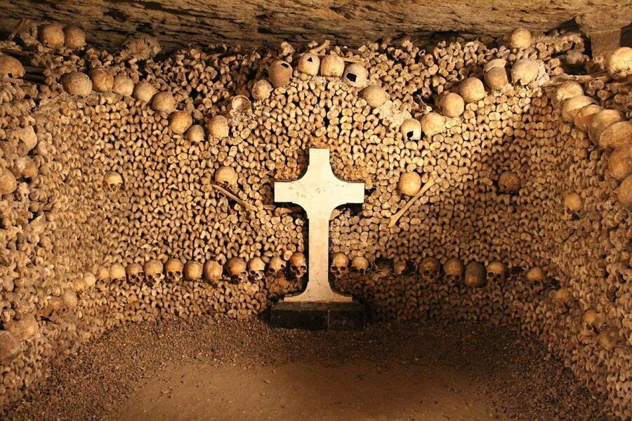 Paris: Catacombs Entry & Seine River Cruise with Audio Guide - What You See Among the Bones