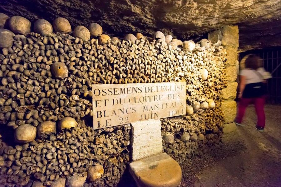 Paris: Catacombs Ticket and Seine River Cruise - What the audio guides are like