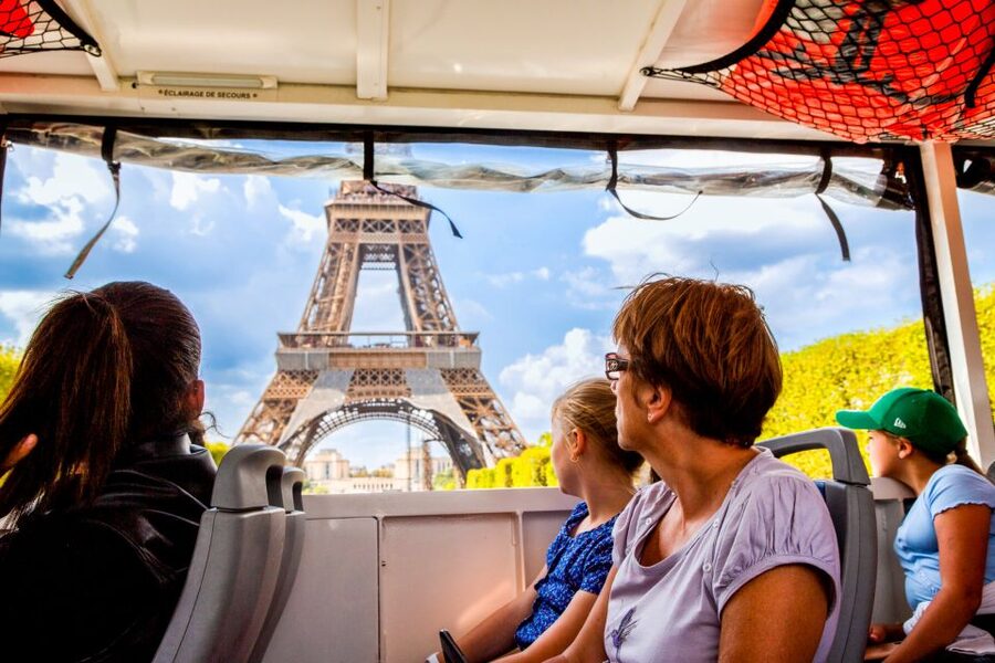 Paris: City and River Seine Tour on an Amphibious Bus - Following the royal route toward the western suburbs