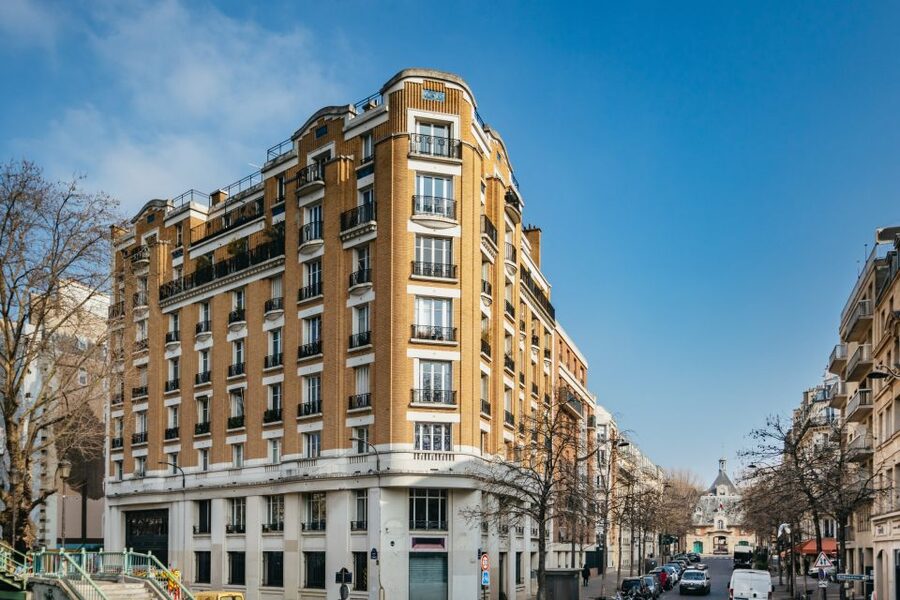 Paris: Cruise on the Saint-Martin Canal and Seine River - Canal Saint-Martin, locks, and the Hotel du Nord