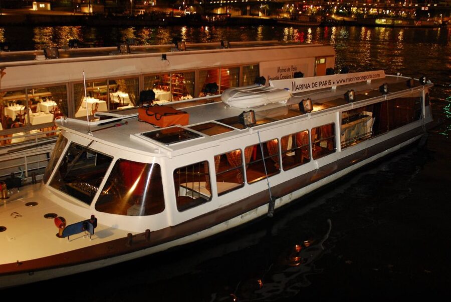 Paris: Dinner Cruise on the Seine and Eiffel Tower 2nd floor - A Seine dinner with Paris passing your window