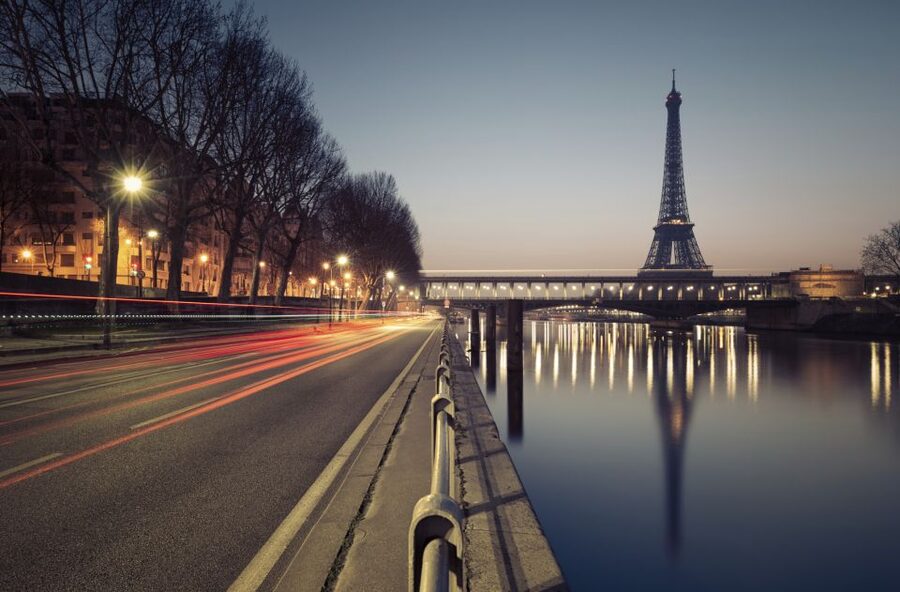 Paris: Dinner Cruise on the Seine and Eiffel Tower 2nd floor - The Eiffel Tower second-floor view