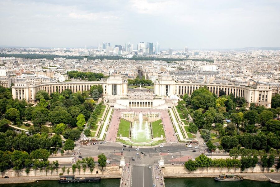 Paris: Eiffel Tower Access by Elevator & Seine River Cruise - The guides make the difference