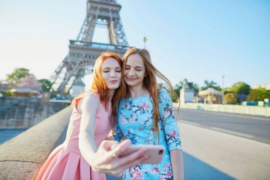 Paris: Eiffel Tower, Hop-On Hop-Off Bus, Seine River Cruise - What the audio and host service are really like
