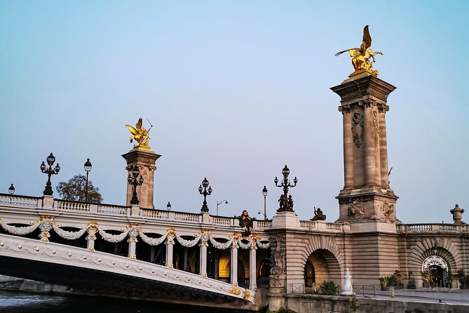 Paris en Scene 3 Course Seine River Dinner Cruise - Music, service, and the mood onboard