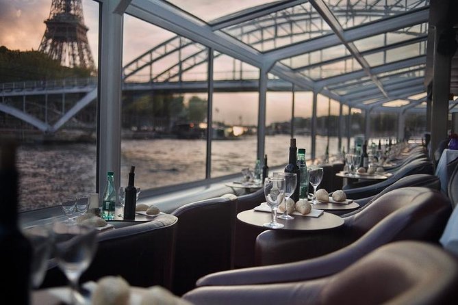 Paris en Scene 3 Course Seine River Dinner Cruise - Finding Île aux Cygnes and Bir-Hakeim