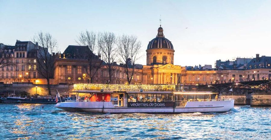 Paris: Evening River Cruise with Music - A quiet electric boat with two different moods